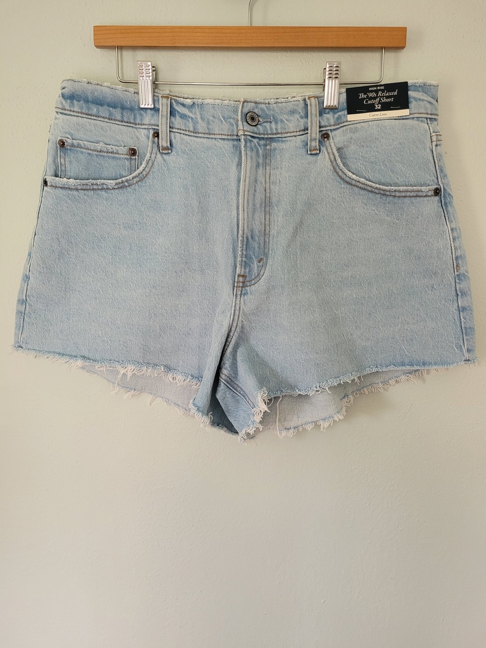 NWT Abercrombie & Fitch Light Blue High-Rise Denim Shorts - Curve Love - 32